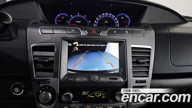 2017 SsangYong 코란도 투리스모 — миниатюра 10