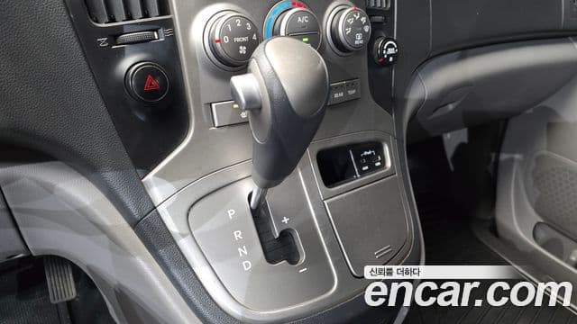 2013 Hyundai (Хёндэ) Grand Starex — миниатюра 6