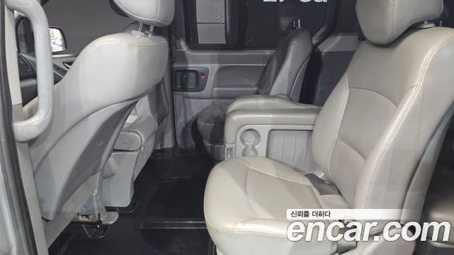 2013 Hyundai (Хёндэ) Grand Starex — миниатюра 8
