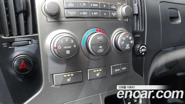 2013 Hyundai (Хёндэ) Grand Starex — миниатюра 2