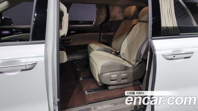 2021 Kia (Киа) Carnival 4th Gen — миниатюра 5