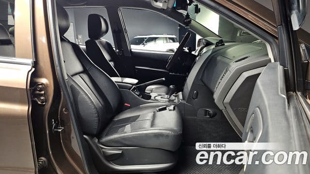2014 SsangYong 코란도 스포츠 — миниатюра 4