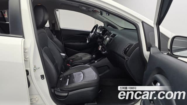 2013 Kia (Киа) All New 프라이드 — миниатюра 7