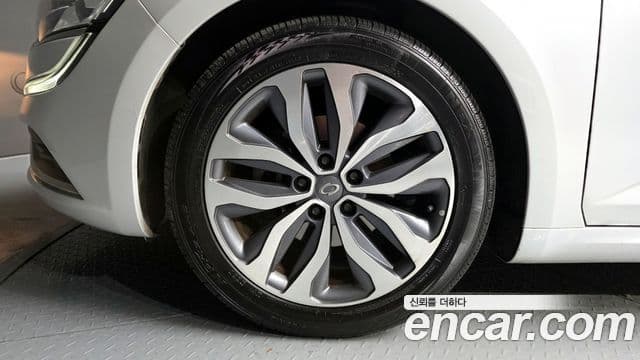 2017 Renault Korea SM6