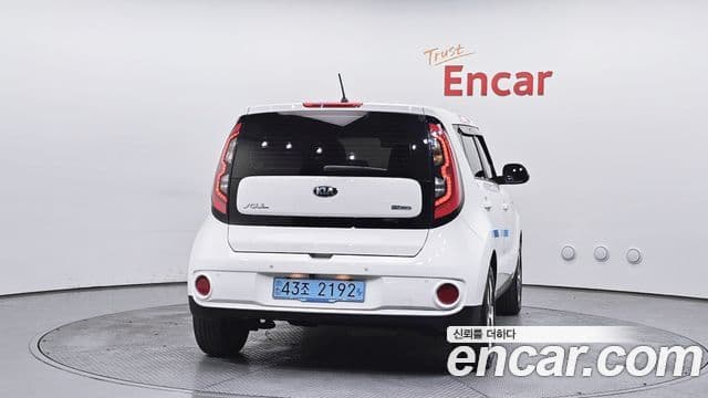 2018 Kia (Киа) Soul EV — миниатюра 8