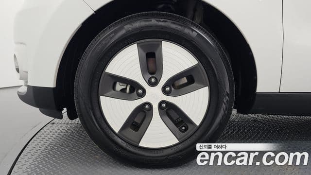 2018 Kia (Киа) Soul EV — миниатюра 9