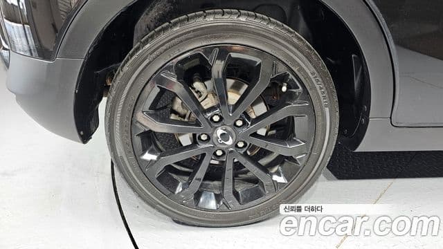 2018 SsangYong Tivoli 아머 — миниатюра 8