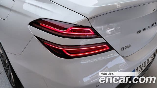 2022 Genesis The New G70 — миниатюра 6