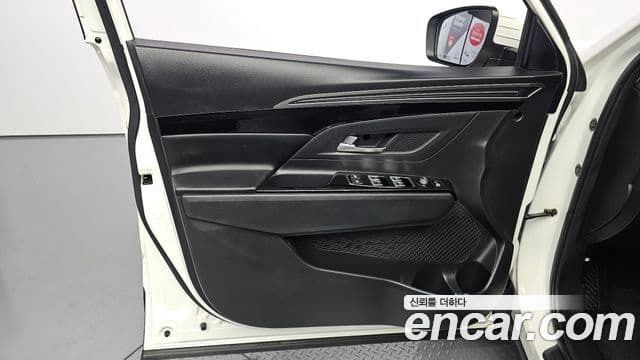 2021 SsangYong 뷰티풀 코란도 — миниатюра 8