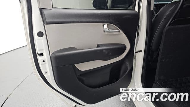 2025 Kia (Киа) The New Ray EV — миниатюра 7
