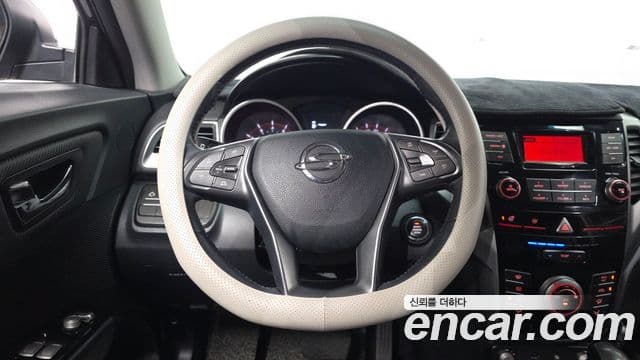 2017 SsangYong Tivoli 아머 — миниатюра 8