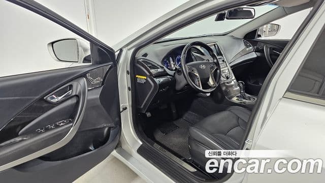 2013 Hyundai (Хёндэ) Grandeur HG — миниатюра 10