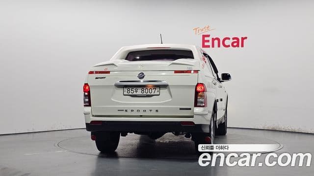2016 SsangYong 코란도 스포츠 — миниатюра 4
