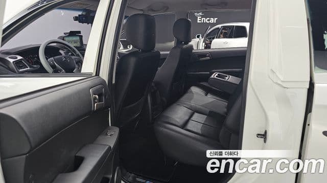 2016 SsangYong 코란도 스포츠 — миниатюра 8