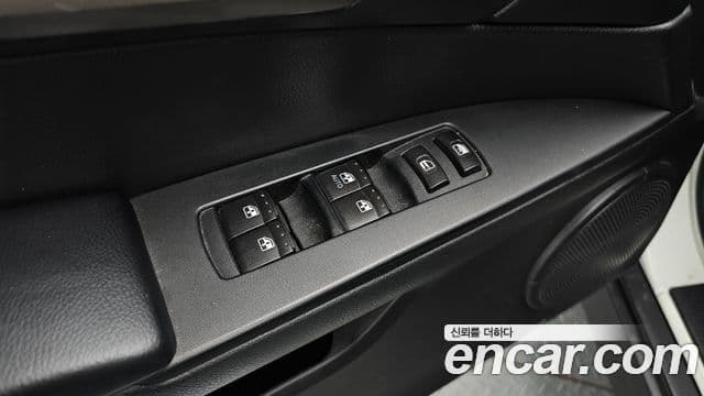 2016 SsangYong 코란도 스포츠 — миниатюра 3
