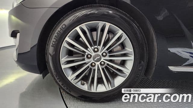 2016 Genesis EQ900 — миниатюра 10