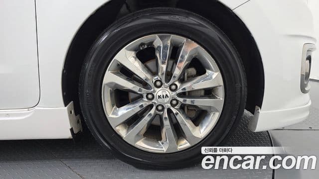 2016 Kia (Киа) All New Carnival — миниатюра 4