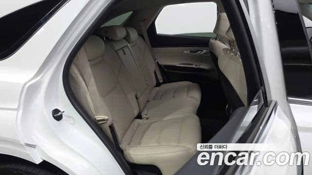 2021 Genesis GV70 — миниатюра 7