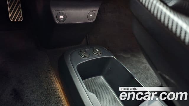 2022 Kia (Киа) EV6 — миниатюра 10