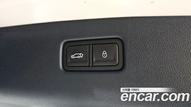 2023 Genesis GV70 — миниатюра 7