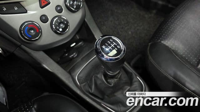 2016 Chevrolet The New 아베오 해치백 — миниатюра 10