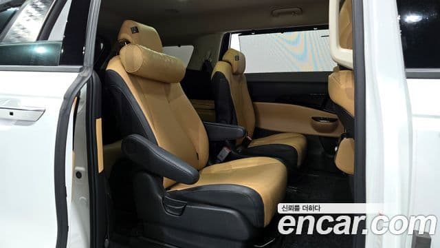 2023 Kia (Киа) Carnival 4th Gen — миниатюра 3