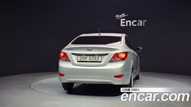 2011 Hyundai (Хёндэ) 엑센트(신형) — миниатюра 2