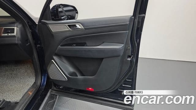 2017 SsangYong G4 렉스턴 — миниатюра 9