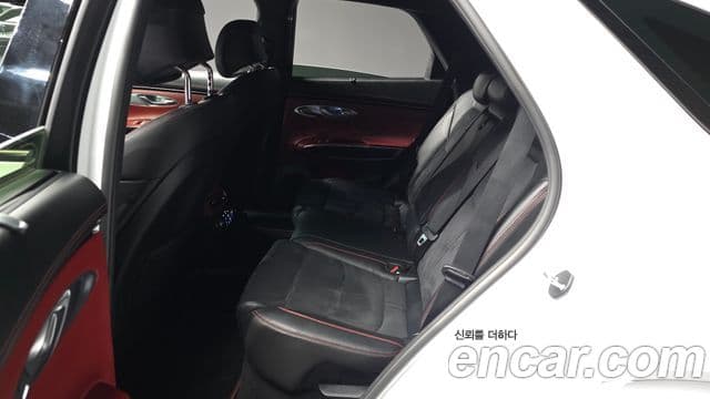 2021 Genesis GV70 — миниатюра 4