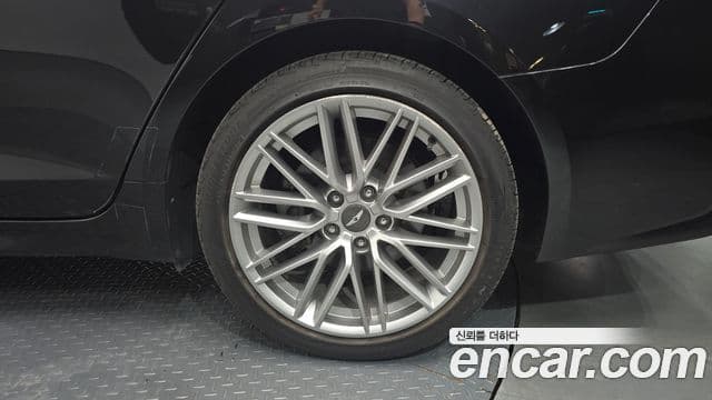 2019 Genesis G70 — миниатюра 3