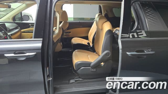 2022 Kia (Киа) Carnival 4th Gen — миниатюра 3
