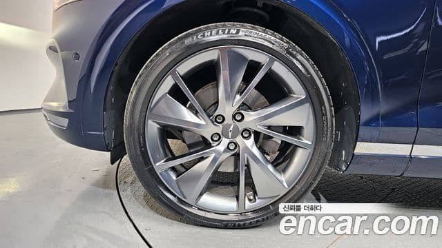 2022 Genesis GV70 — миниатюра 6