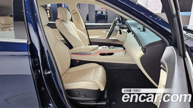 2022 Genesis GV70 — миниатюра 8