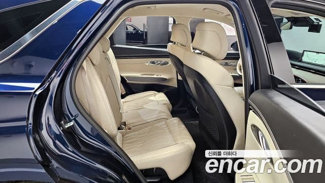 2022 Genesis GV70 — миниатюра 9