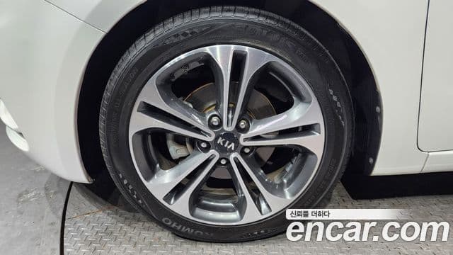 2013 Kia (Киа) K3 — миниатюра 3