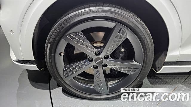 2021 Genesis GV70 — миниатюра 6