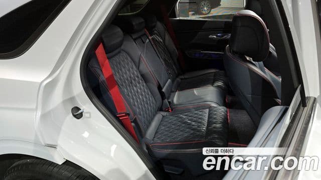 2021 Genesis GV70 — миниатюра 8