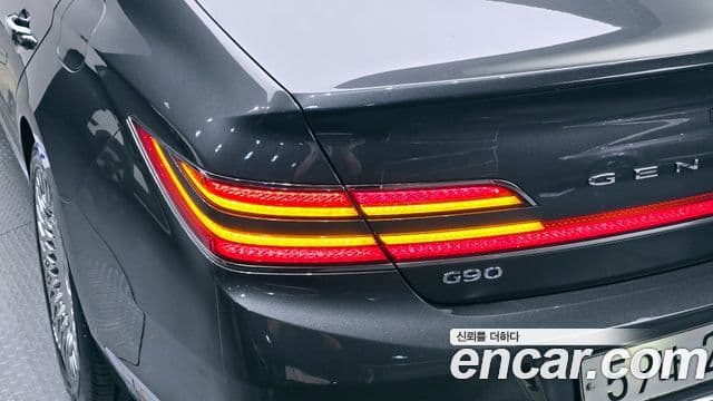 2019 Genesis G90