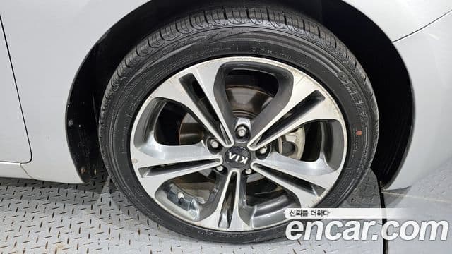 2013 Kia (Киа) K3 — миниатюра 8