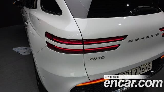 2022 Genesis GV70 — миниатюра 2