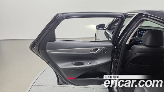 2021 Hyundai (Хёндэ) The New Grandeur IG Hybrid — миниатюра 10
