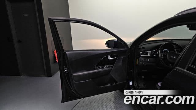 2018 Kia (Киа) Niro — миниатюра 4