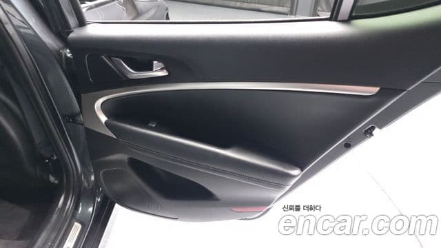 2021 Genesis The New G70 — миниатюра 9