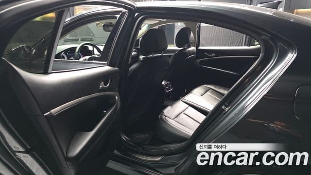 2021 Genesis The New G70 — миниатюра 5