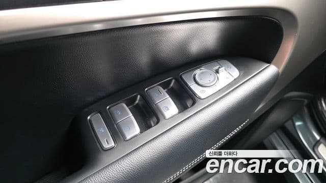 2021 Genesis The New G70 — миниатюра 3