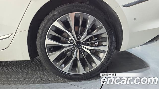 2021 Kia (Киа) K8