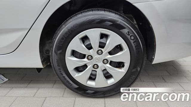 2015 Hyundai (Хёндэ) 엑센트(신형) — миниатюра 8
