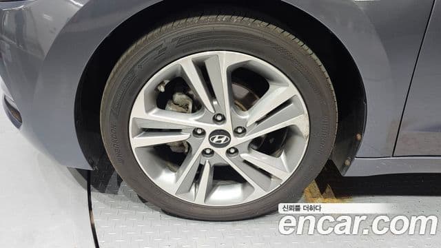 2017 Hyundai (Хёндэ) Avante AD