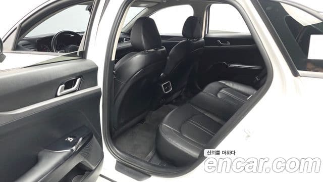 2022 Kia (Киа) K5 3rd Gen — миниатюра 10