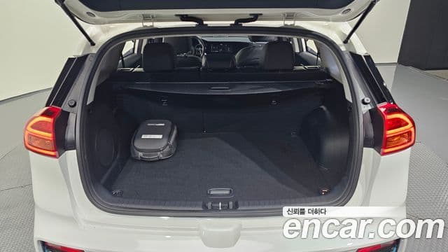 2021 Kia (Киа) Niro EV — миниатюра 5
